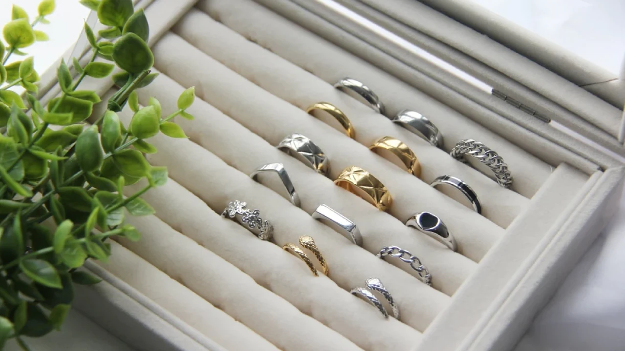 Tips-for-Caring-for-Your-Stainless-Steel-Jewelry